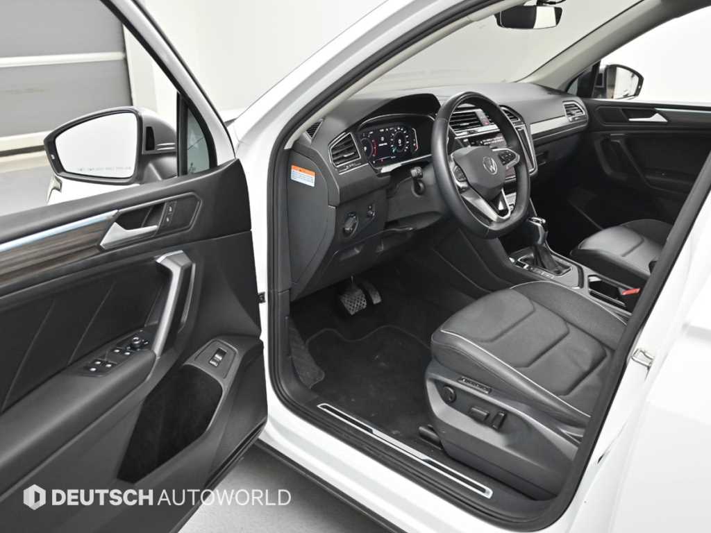 Volkswagen Tiguan — photo 11