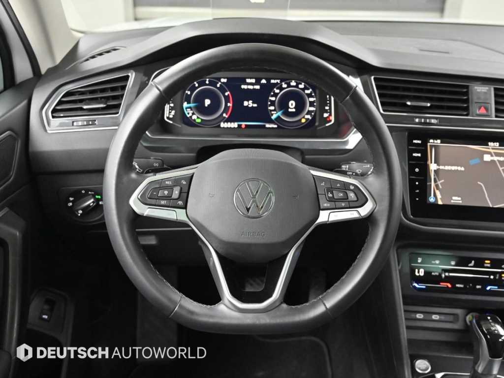 Volkswagen Tiguan — photo 13