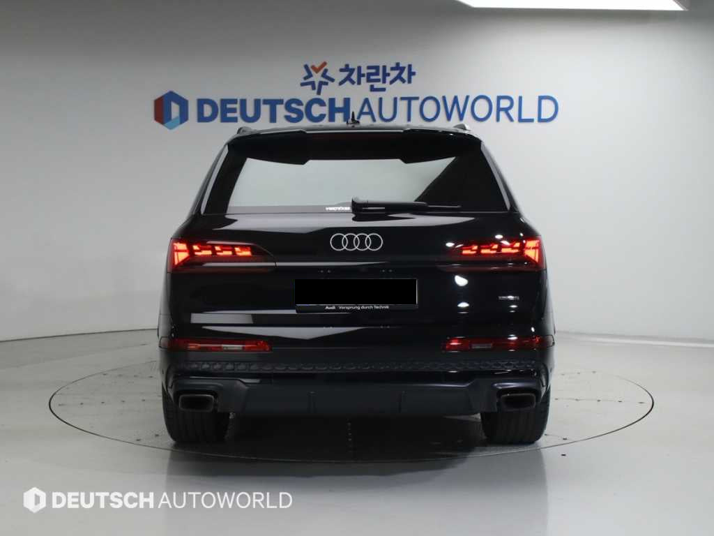 Audi Q7 — photo 04
