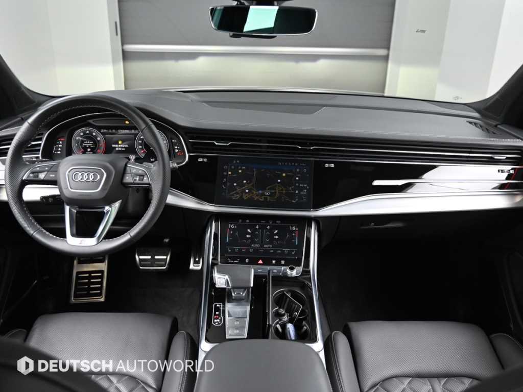 Audi Q7 — photo 07