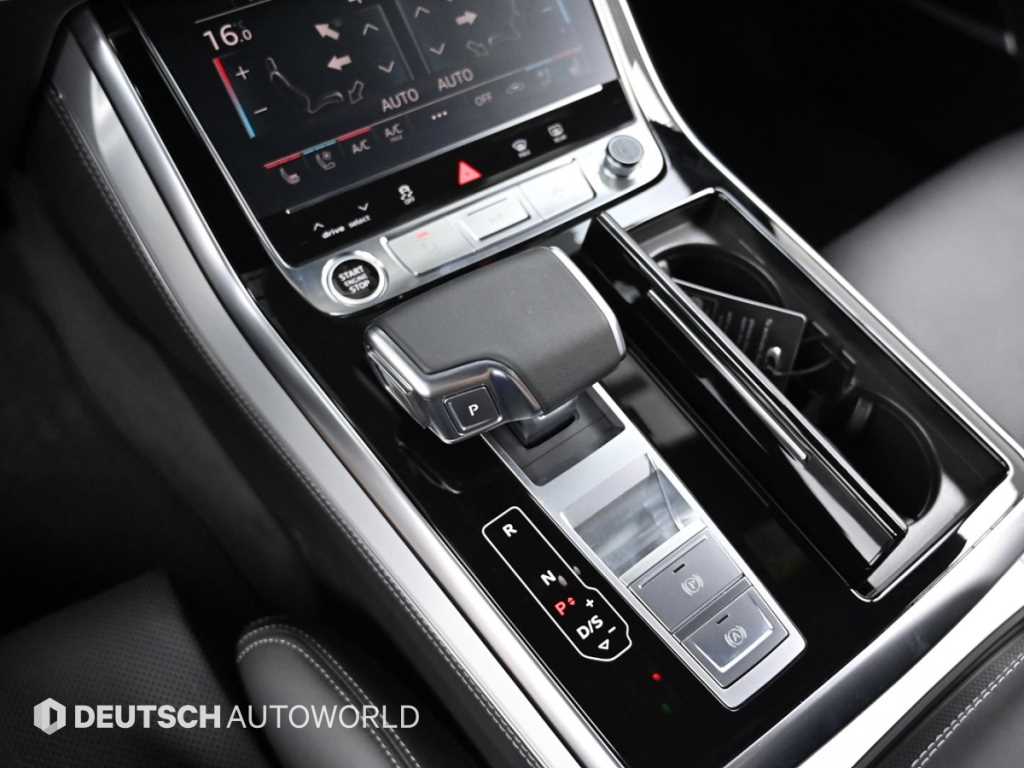 Audi Q7 — photo 09