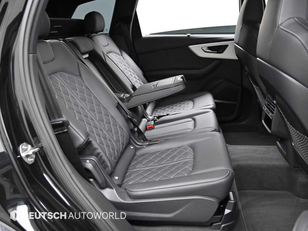 Audi Q7 — photo 12