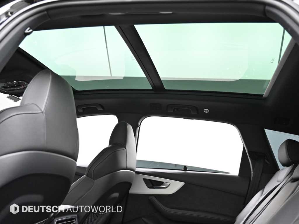 Audi Q7 — photo 18