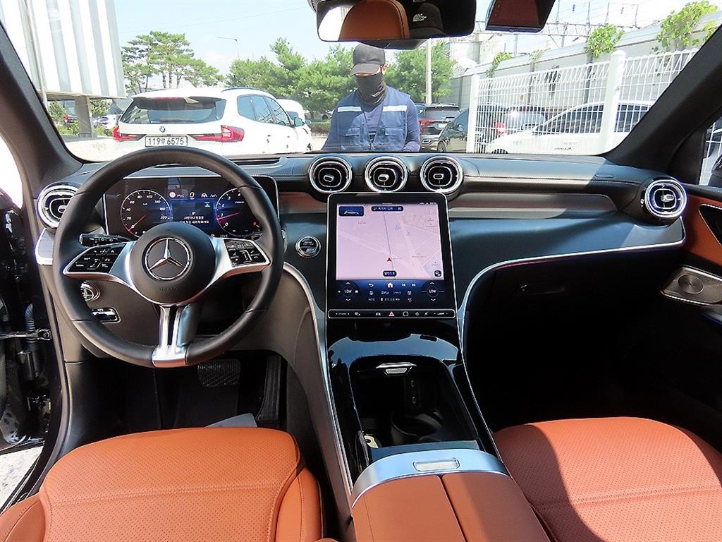 Mercedes-Benz GLC-Class — photo 07