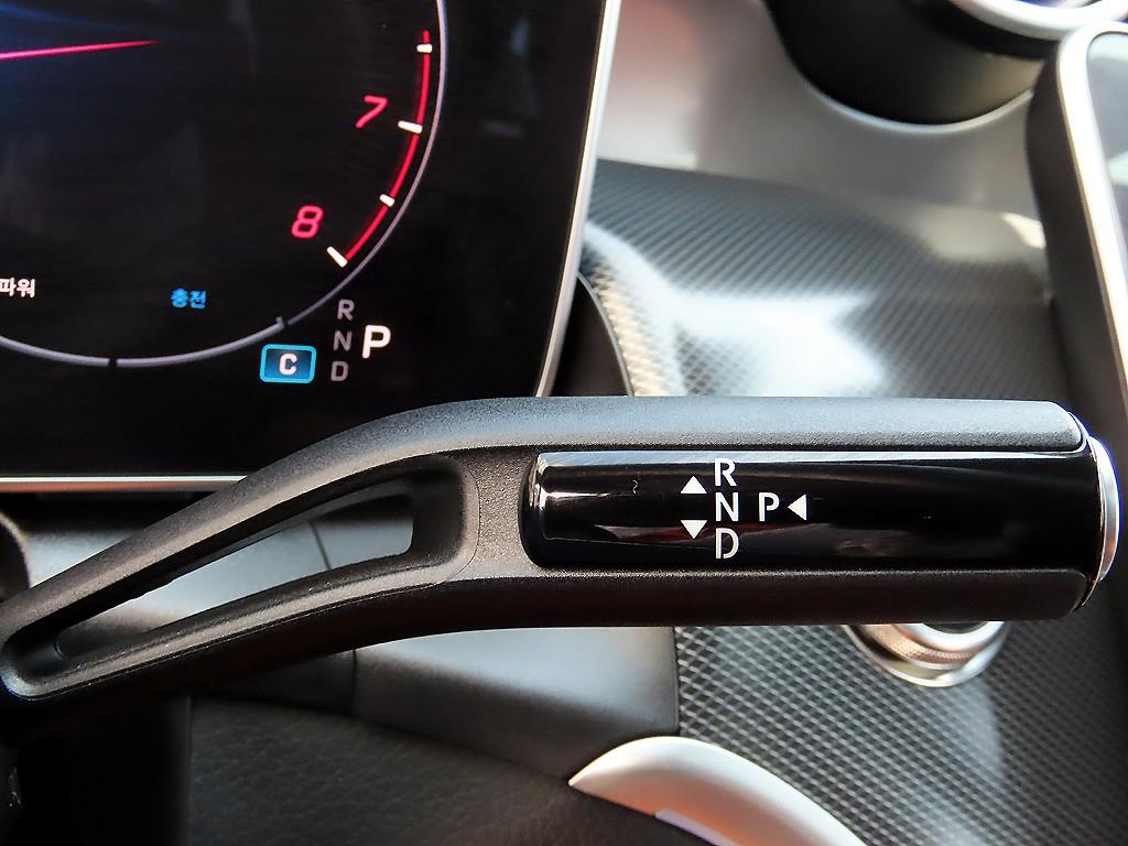 Mercedes-Benz GLC-Class — photo 11