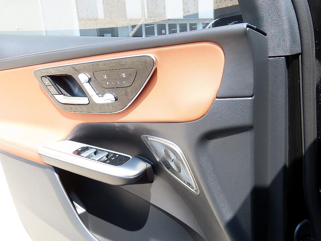 Mercedes-Benz GLC-Class — photo 12