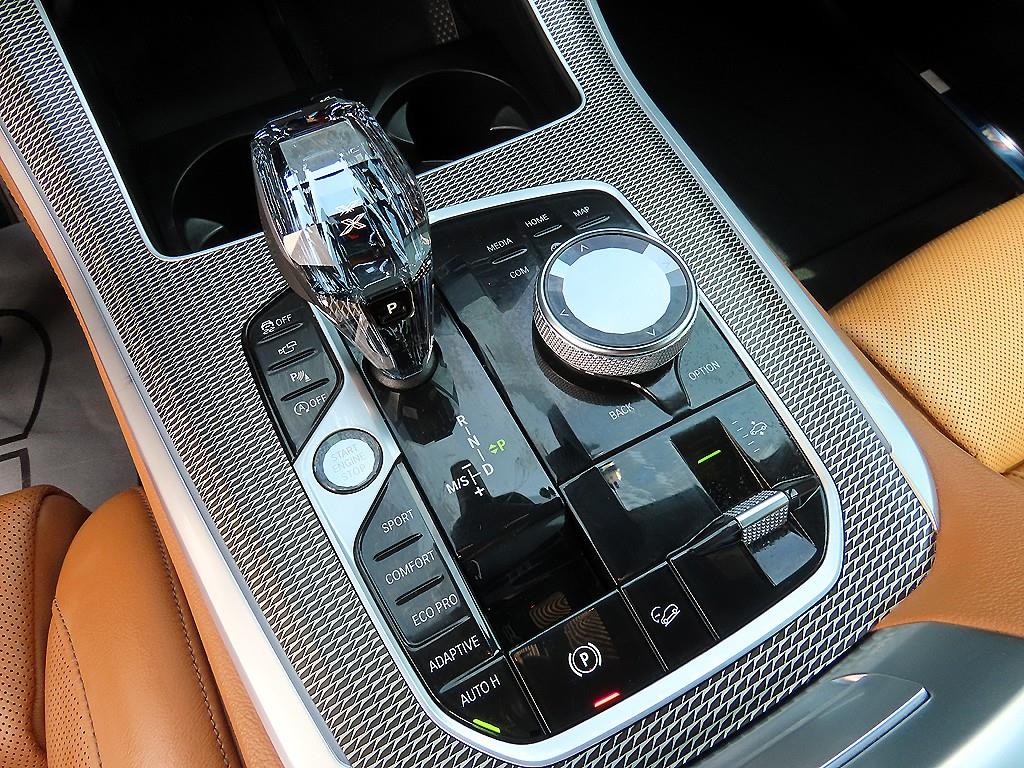 BMW X5 — photo 11