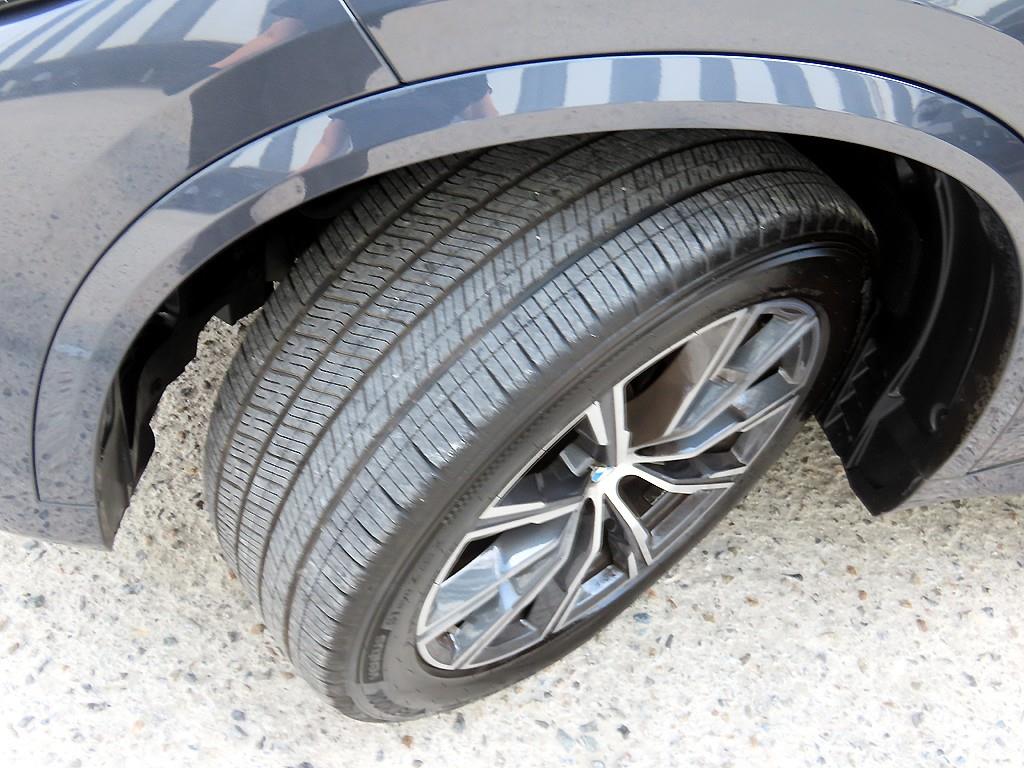 BMW X5 — photo 20