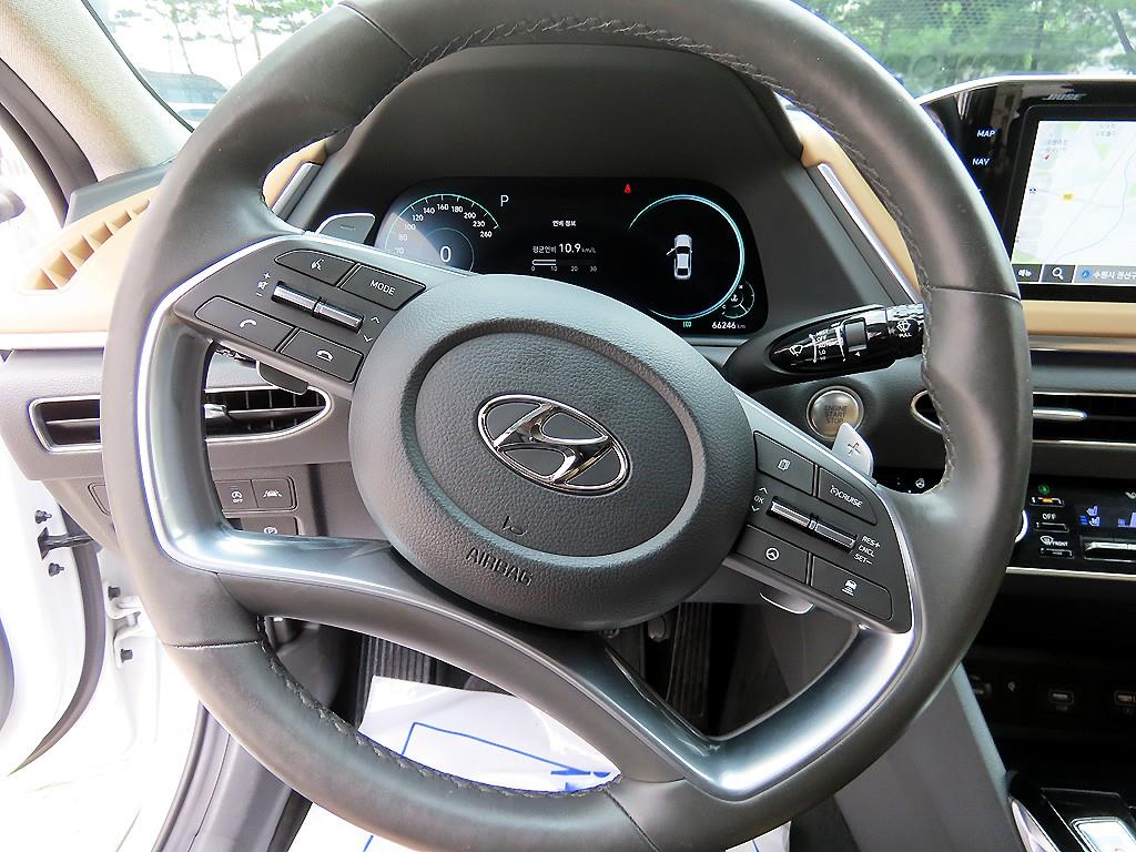 Hyundai Sonata — photo 08