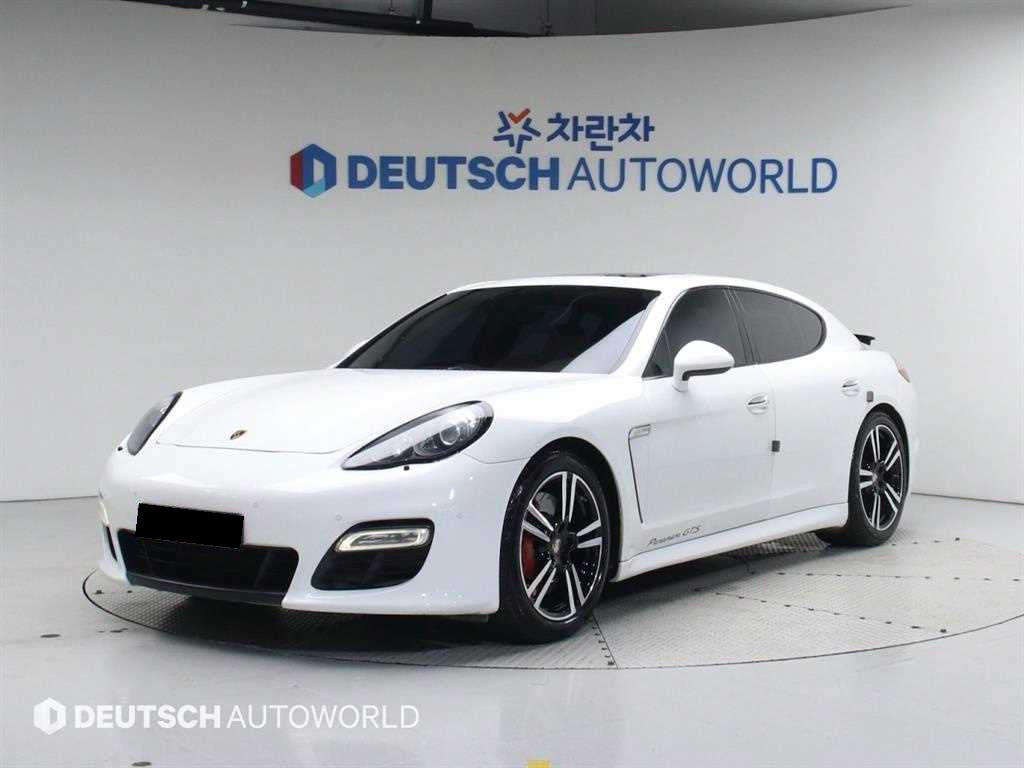 Porsche Panamera — photo 01