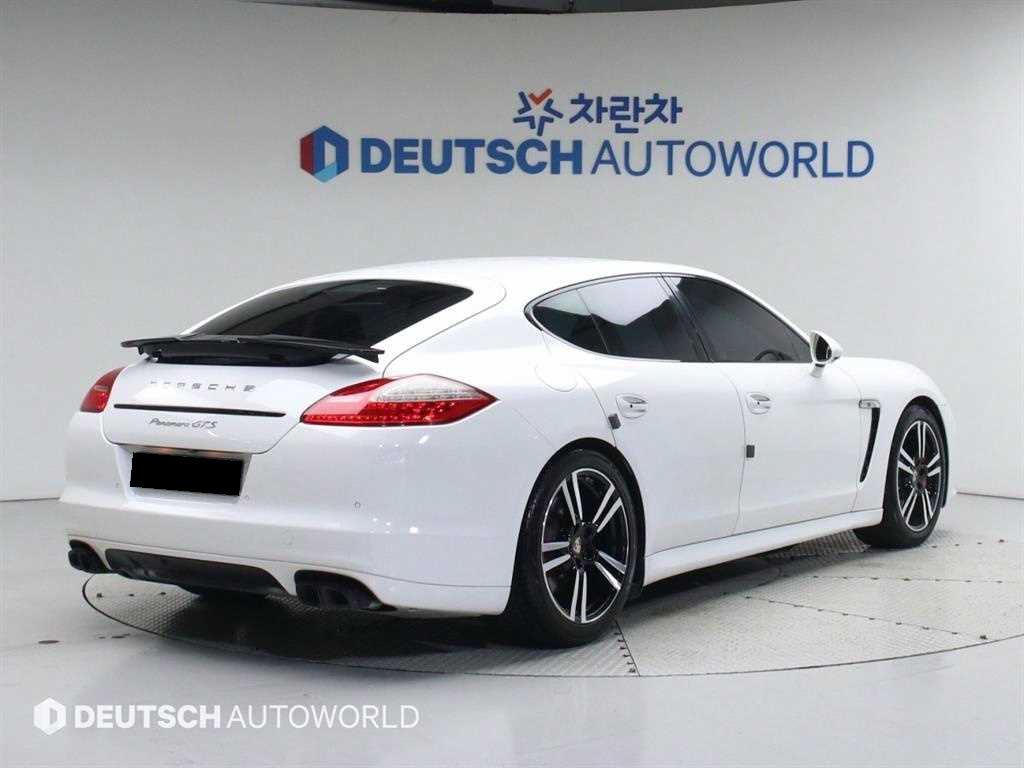 Porsche Panamera — photo 02