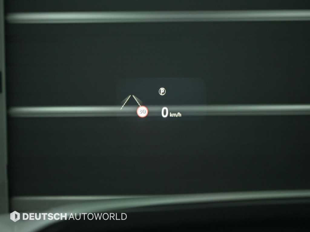 Land Rover Discovery Sport — photo 17