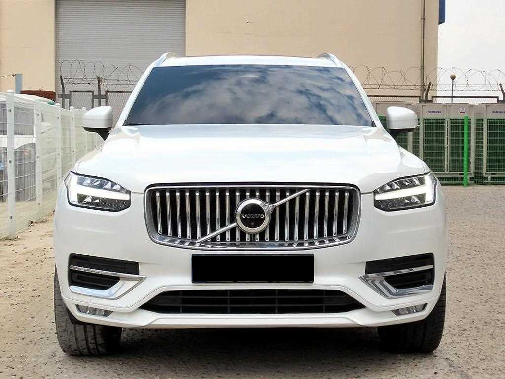 Volvo XC90 — photo 01