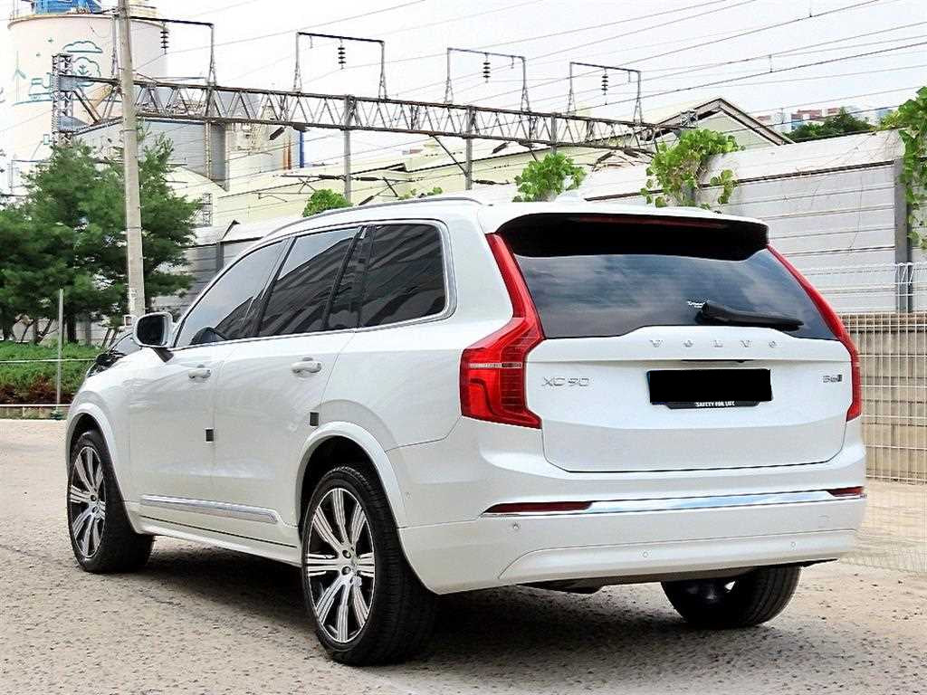 Volvo XC90 — photo 03
