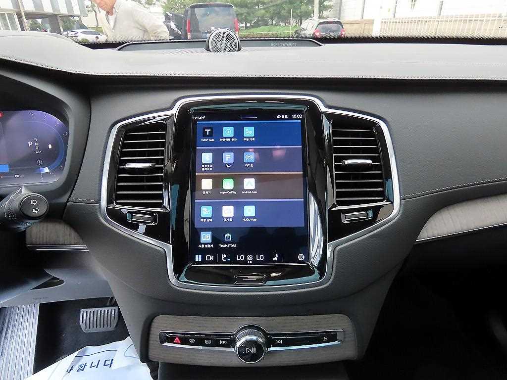 Volvo XC90 — photo 13