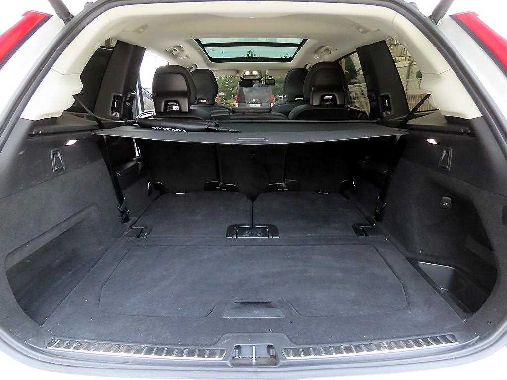 Volvo XC90 — photo 17