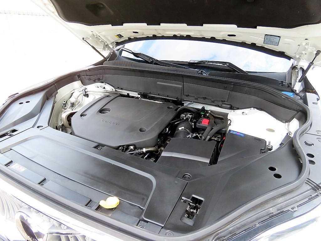 Volvo XC90 — photo 19