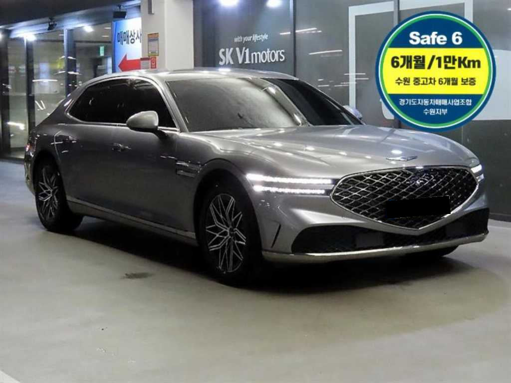 Genesis G90 — photo 01