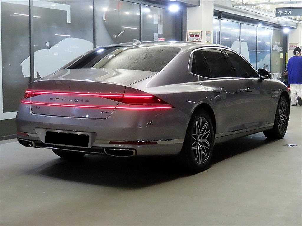 Genesis G90 — photo 04