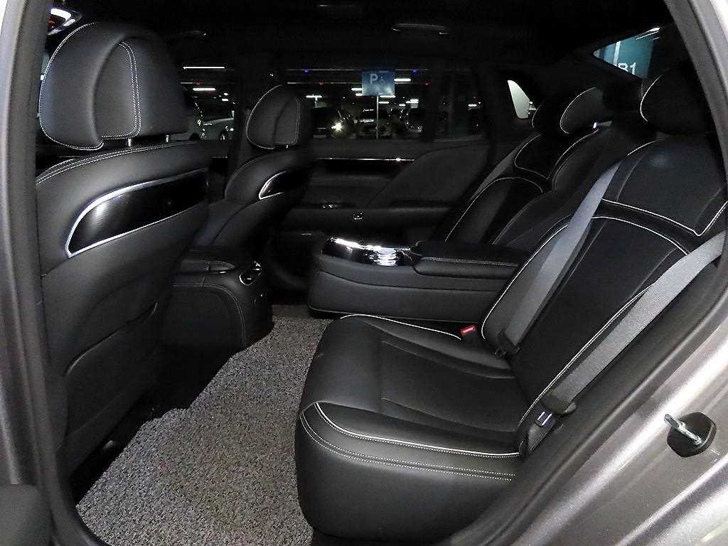 Genesis G90 — photo 07