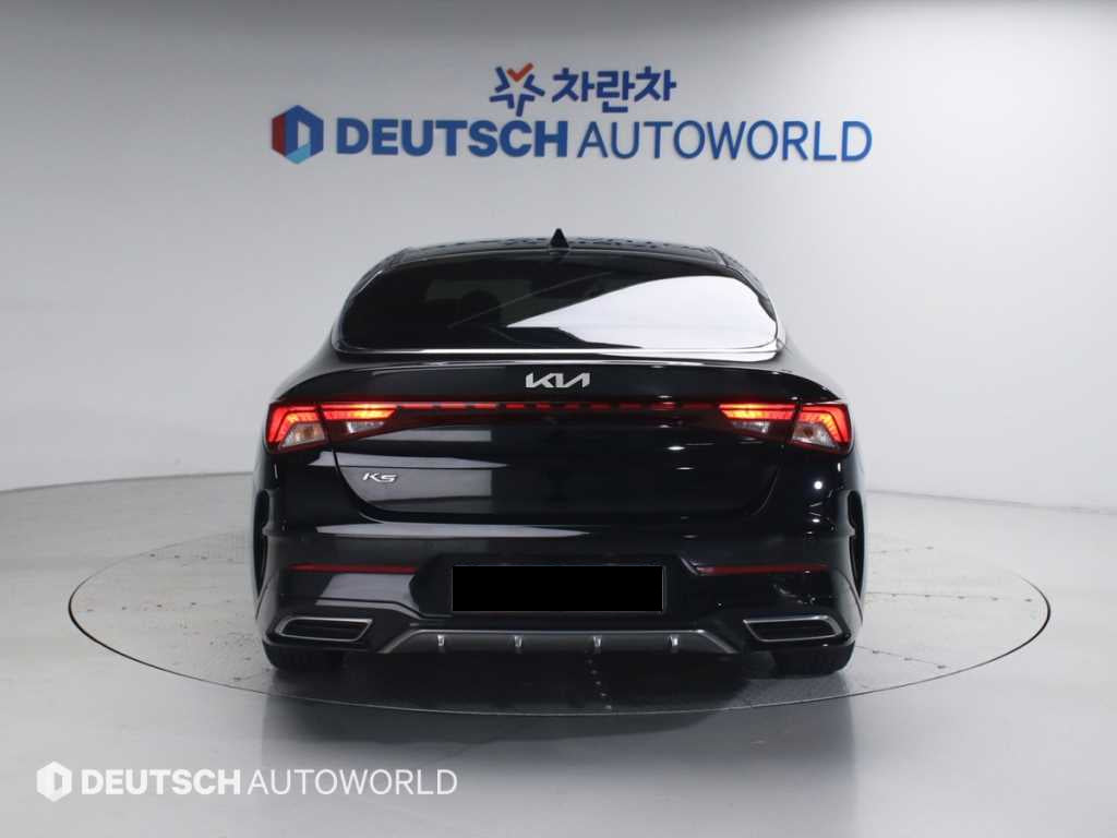 Kia K5 — photo 04