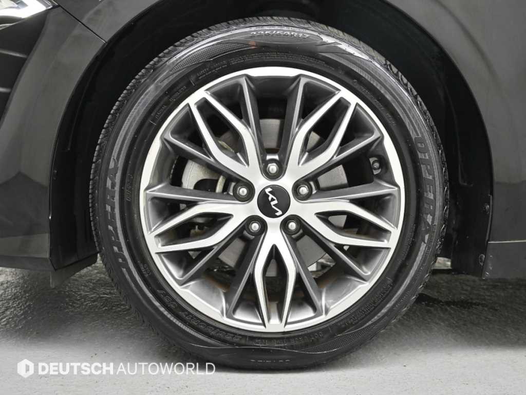 Kia K5 — photo 05
