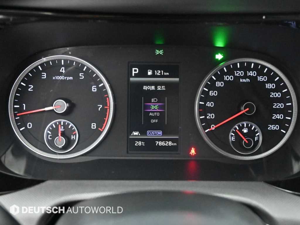 Kia K5 — photo 08