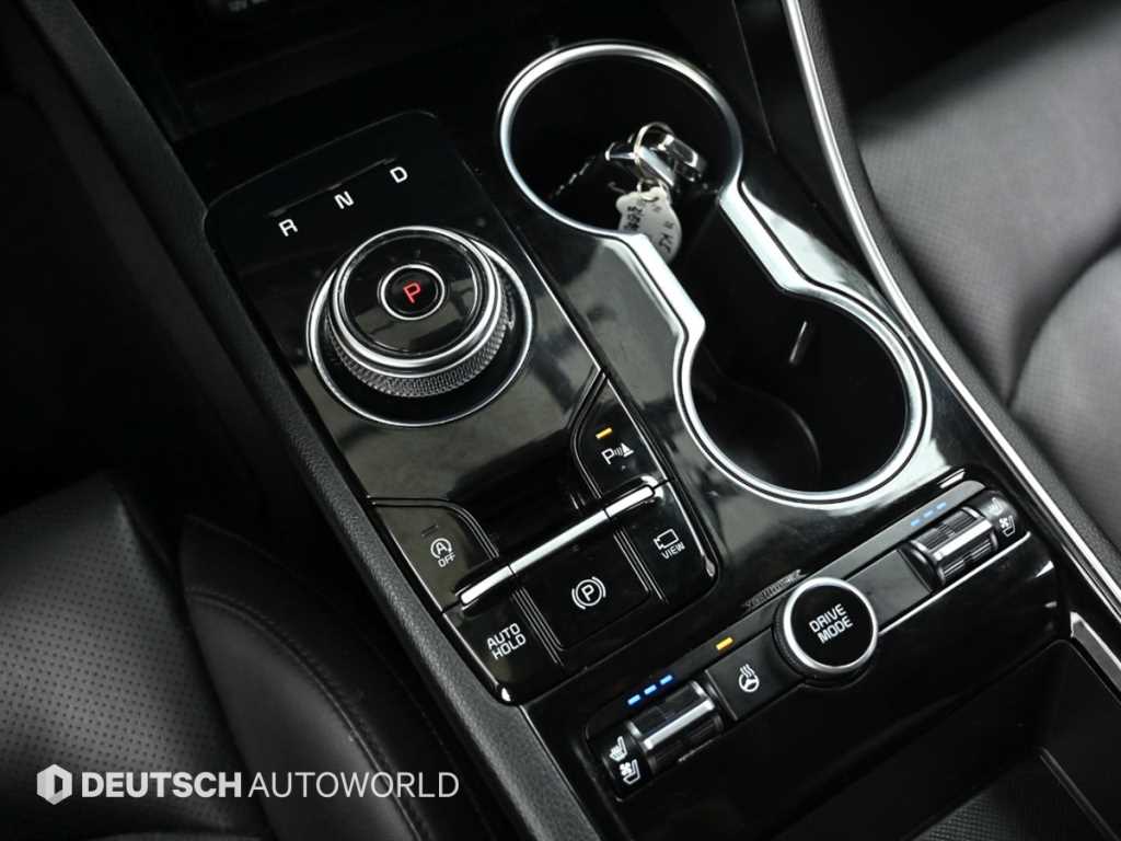 Kia K5 — photo 09