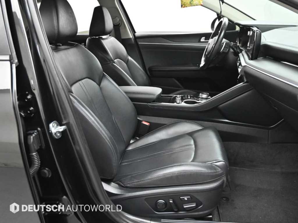Kia K5 — photo 10