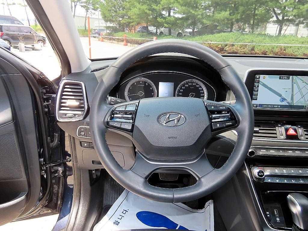 Hyundai Grandeur — photo 08
