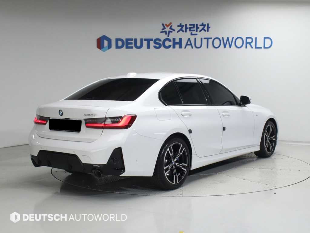 BMW 3-Series — photo 02