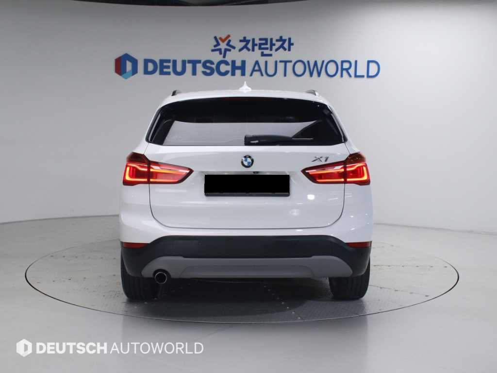 BMW X1 — photo 04