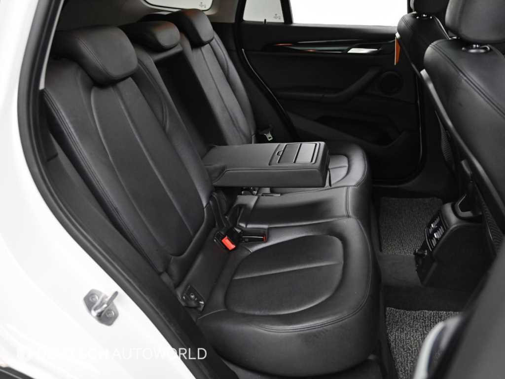 BMW X1 — photo 12