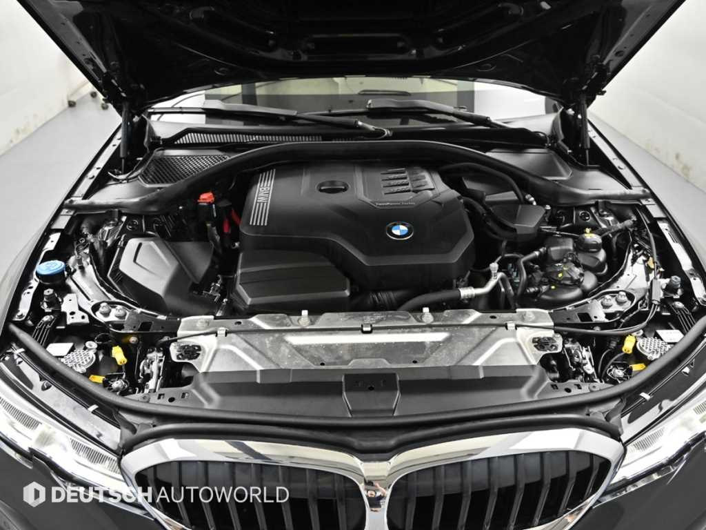 BMW 3-Series — photo 06