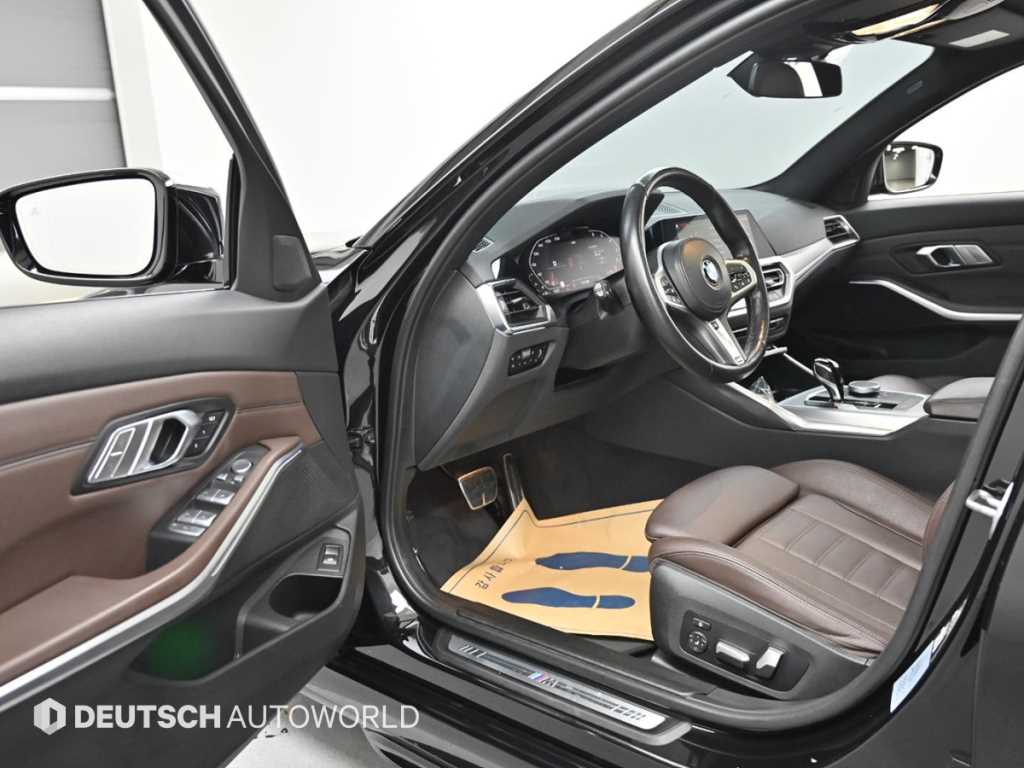 BMW 3-Series — photo 11
