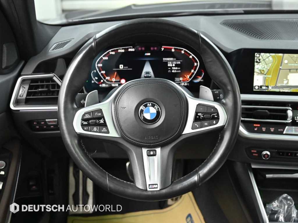 BMW 3-Series — photo 13