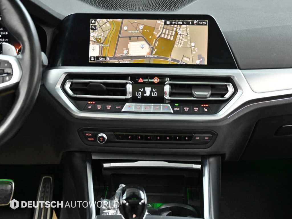 BMW 3-Series — photo 14
