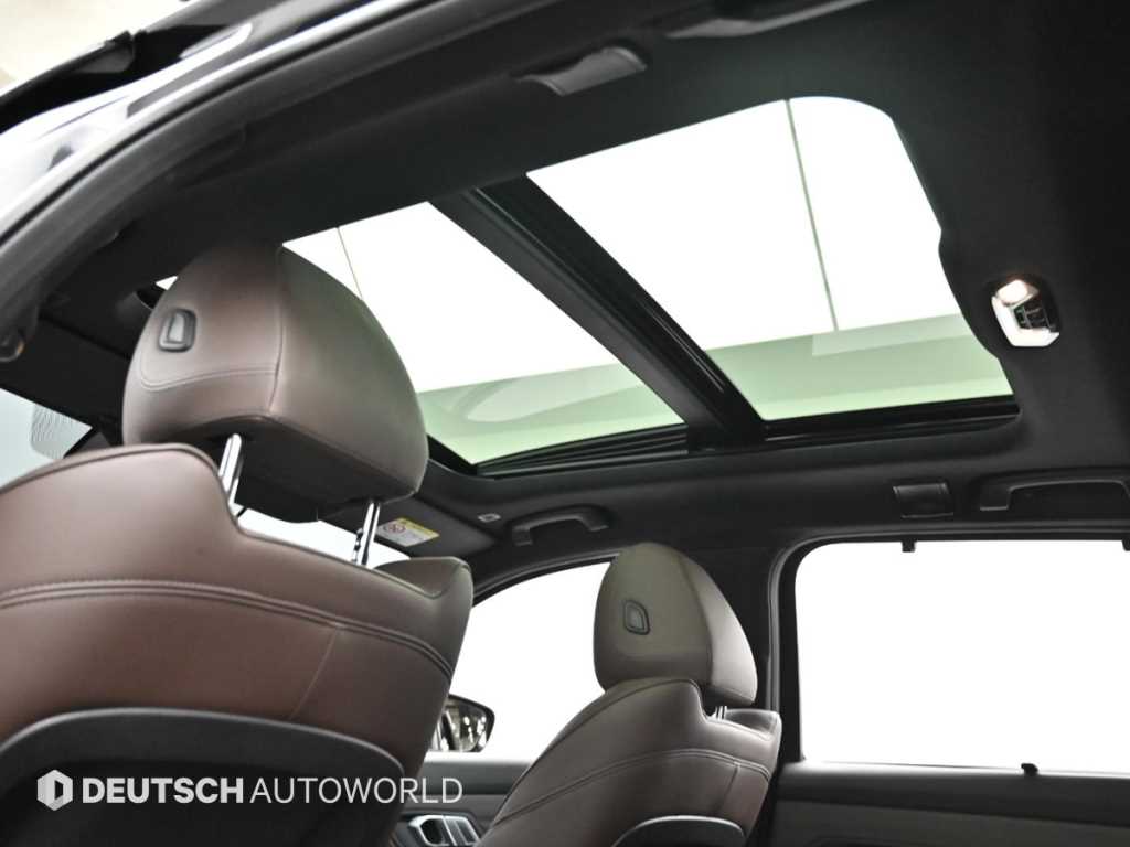 BMW 3-Series — photo 18