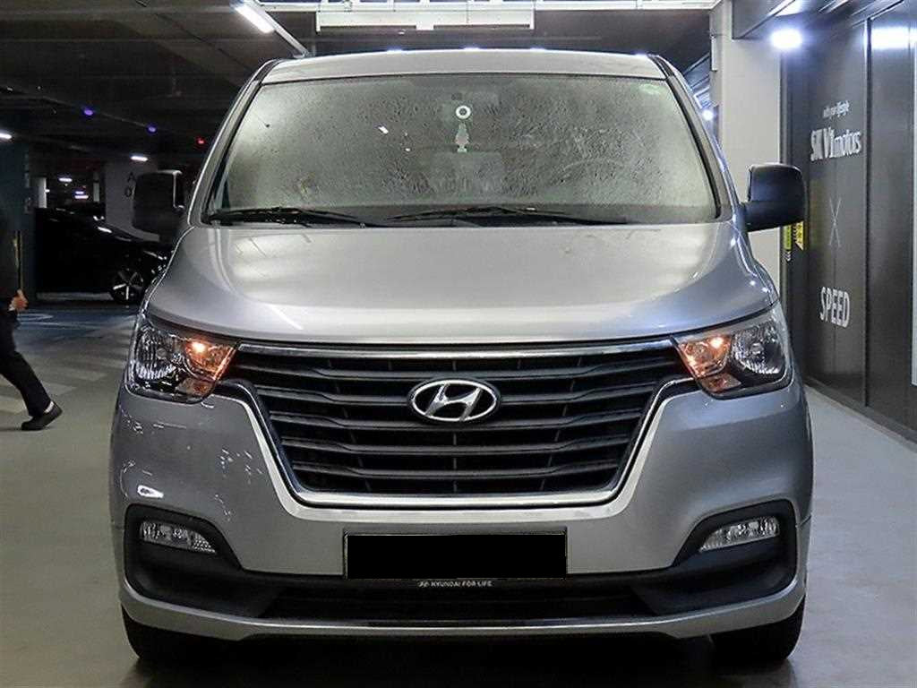 Hyundai Starex — photo 02