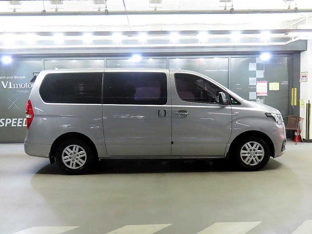 Hyundai Starex — photo 03