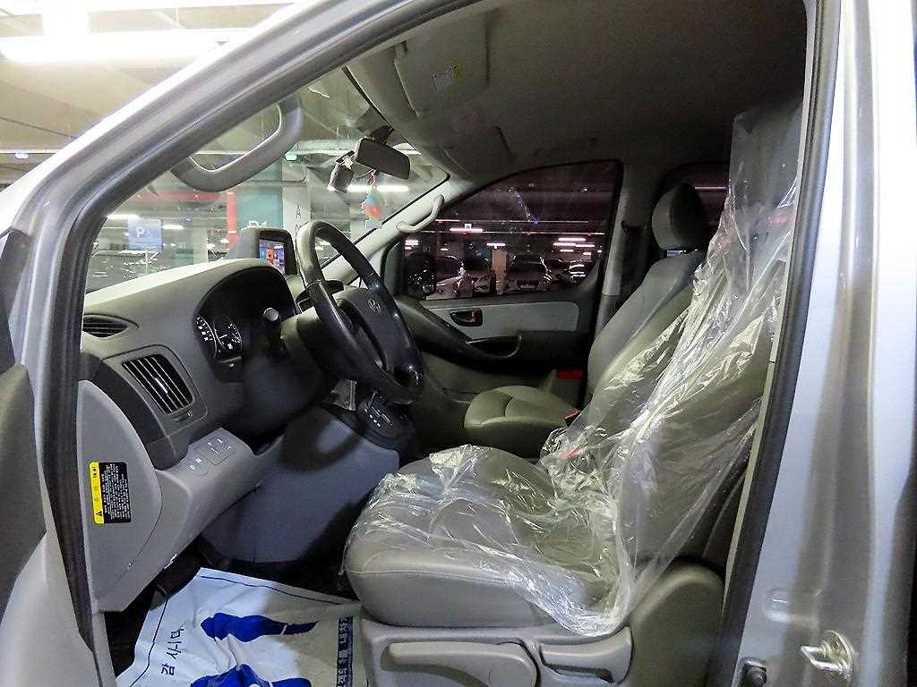 Hyundai Starex — photo 06