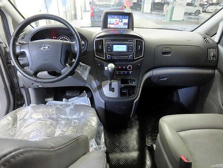 Hyundai Starex — photo 10