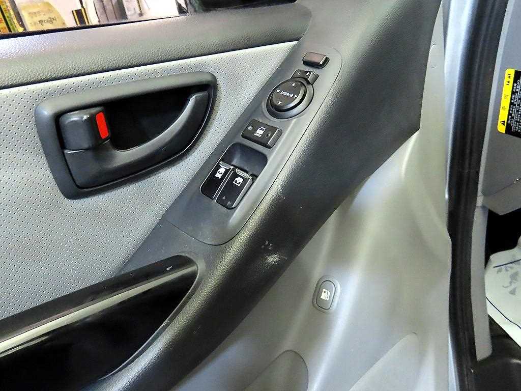 Hyundai Starex — photo 13