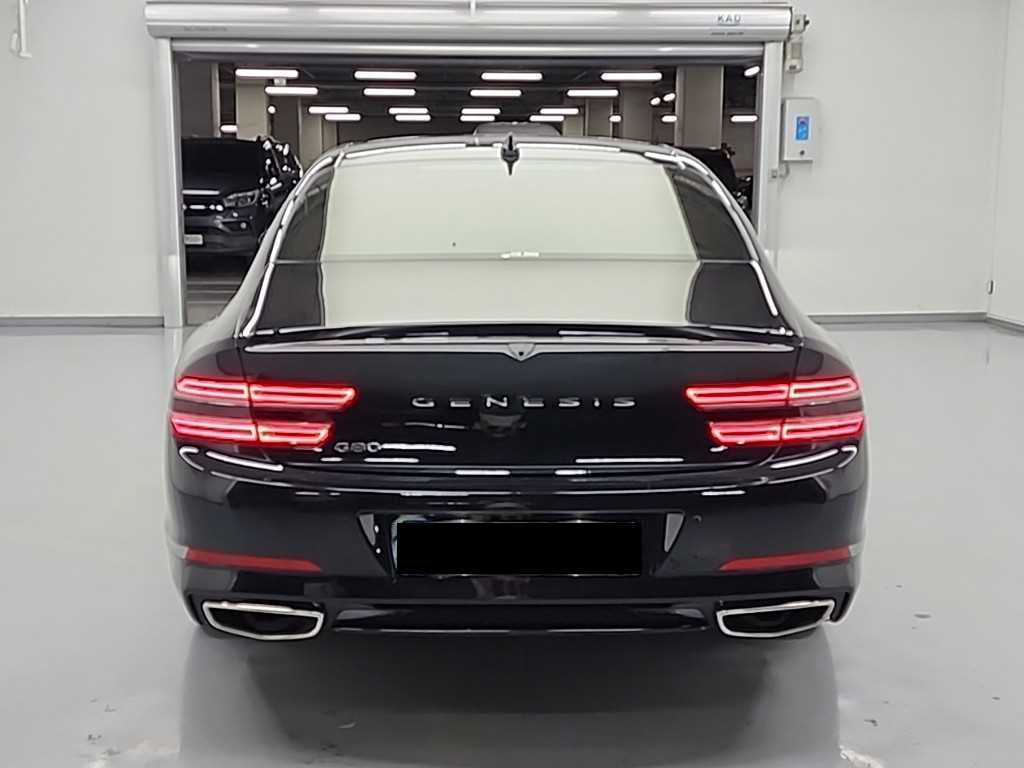Genesis G80 — photo 03
