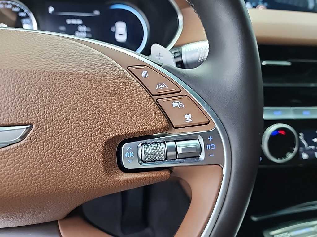 Genesis G80 — photo 17
