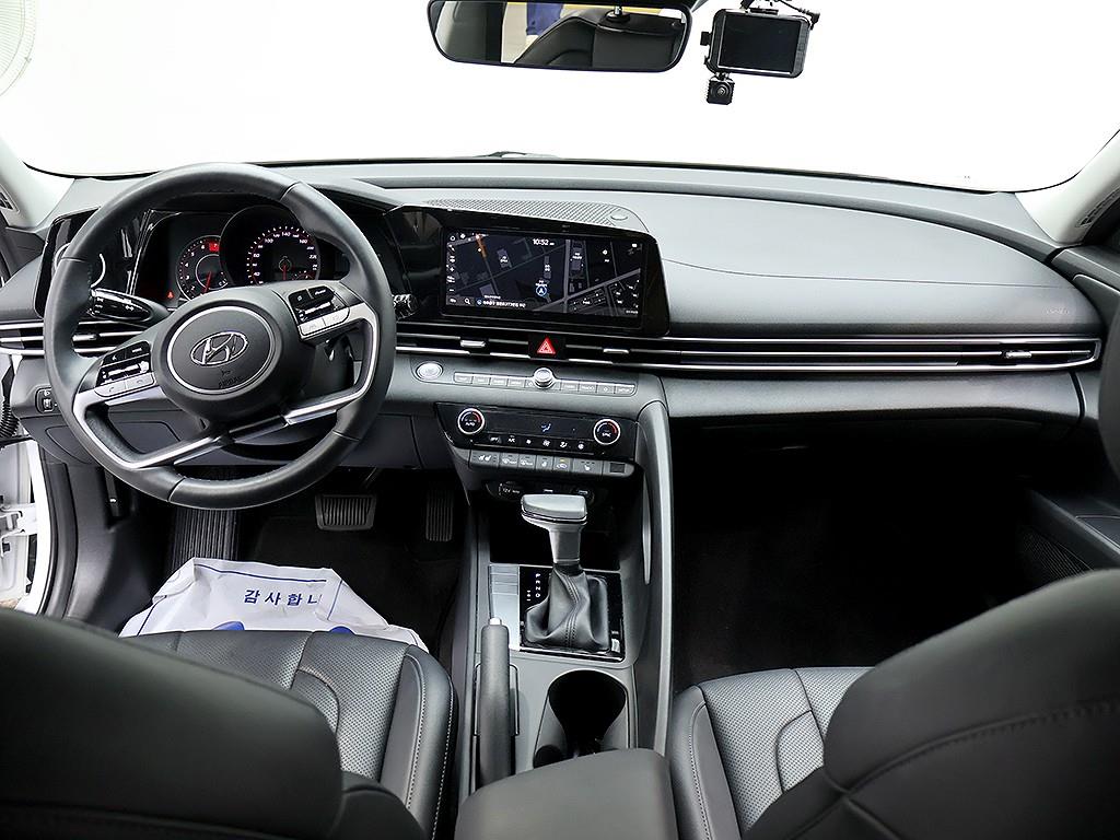 Hyundai Avante — photo 05
