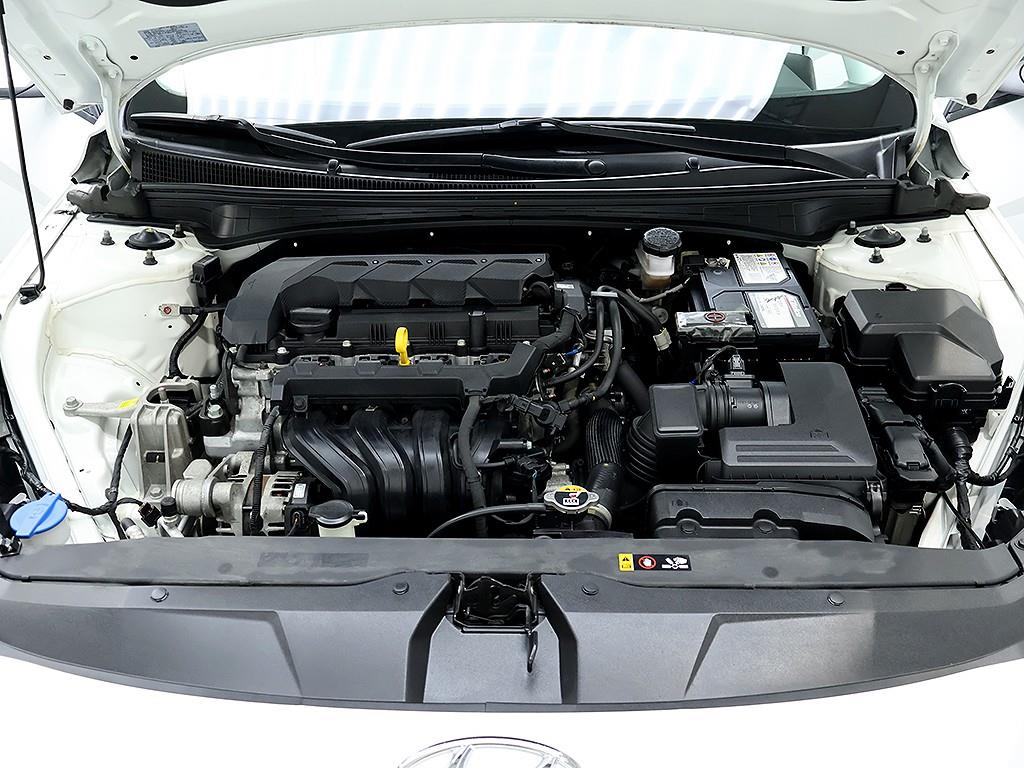 Hyundai Avante — photo 07