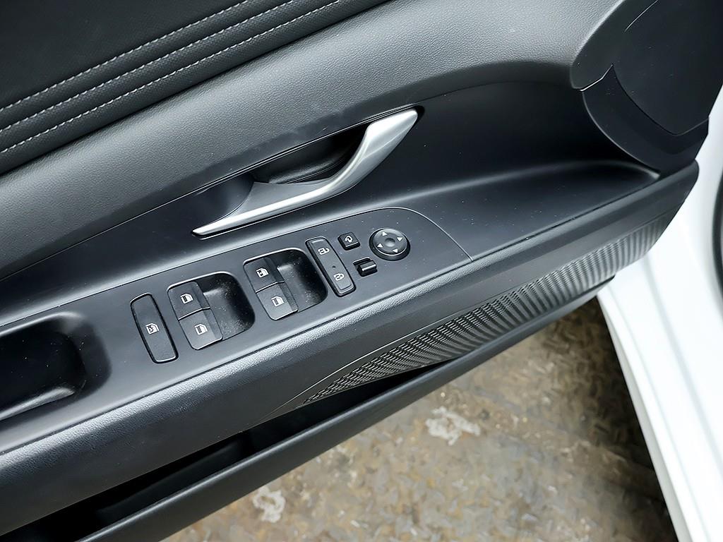 Hyundai Avante — photo 15
