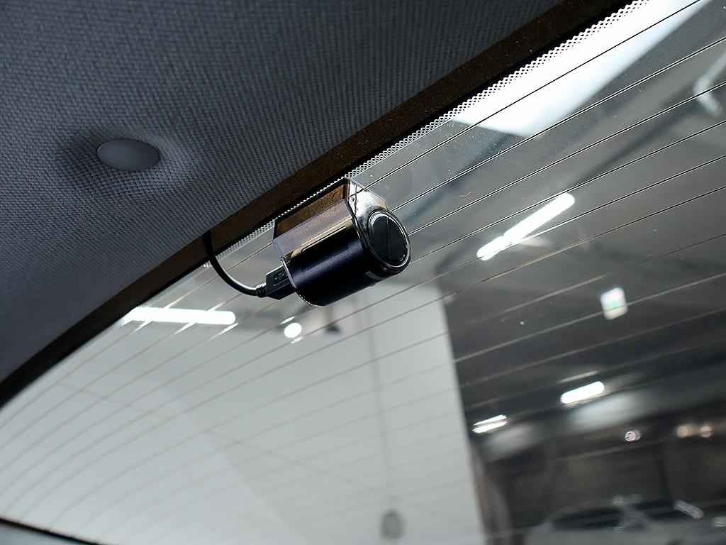 Hyundai Avante — photo 19