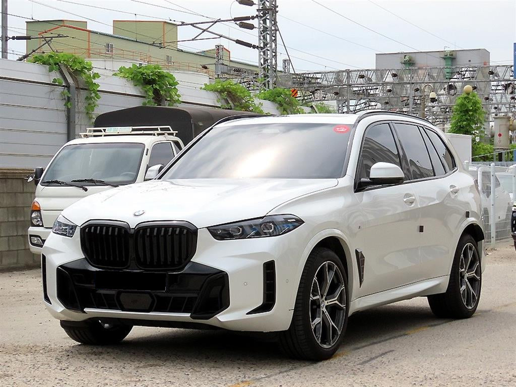 BMW X5 — photo 02